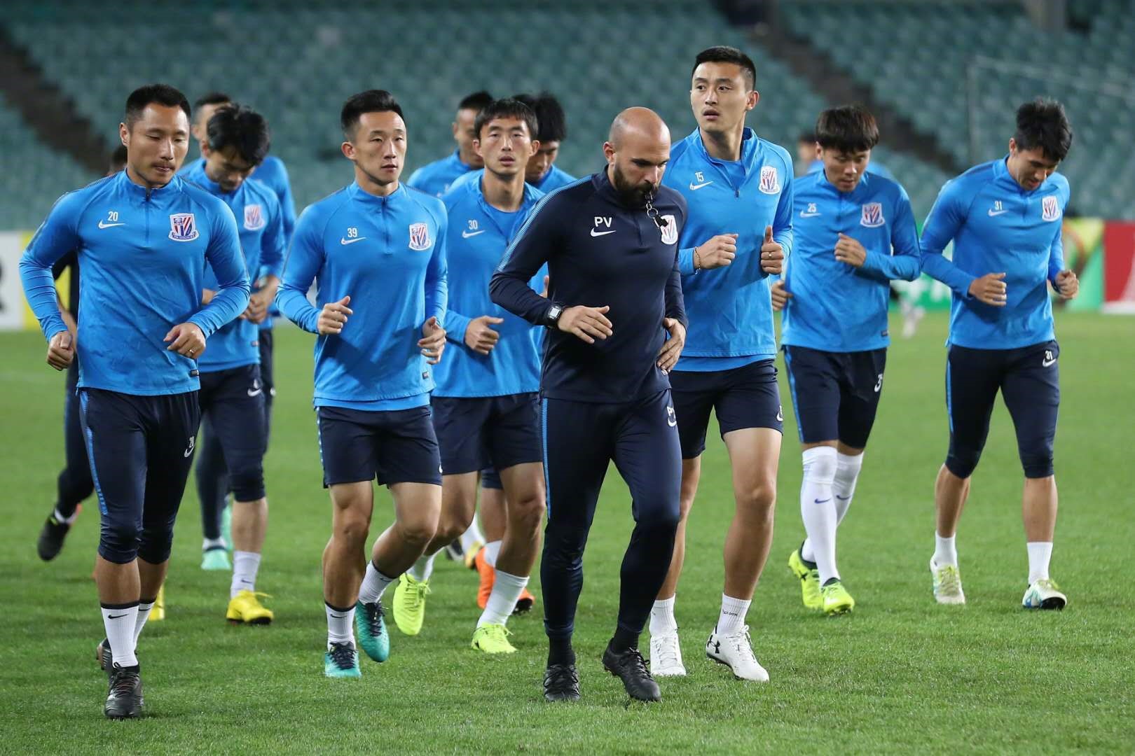 转折点！埃因霍温止住颓势，亚冠集结日攻防权衡，目标明确，数据层面出现新趋势(尤文图斯vs埃因霍温赛事分析)