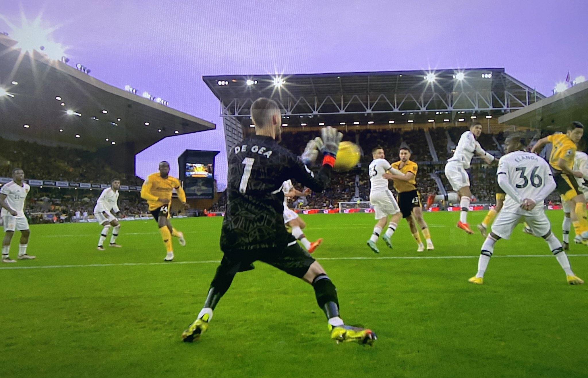 皖南黑豹队对阵庐州鲸鲨队,足球杯赛爆冷,门将神扑救主——高压逼抢成功的简单介绍 皖南黑豹队对阵庐州鲸鲨队,足球杯赛爆冷,门将神扑救主——高压逼抢成功的简单介绍