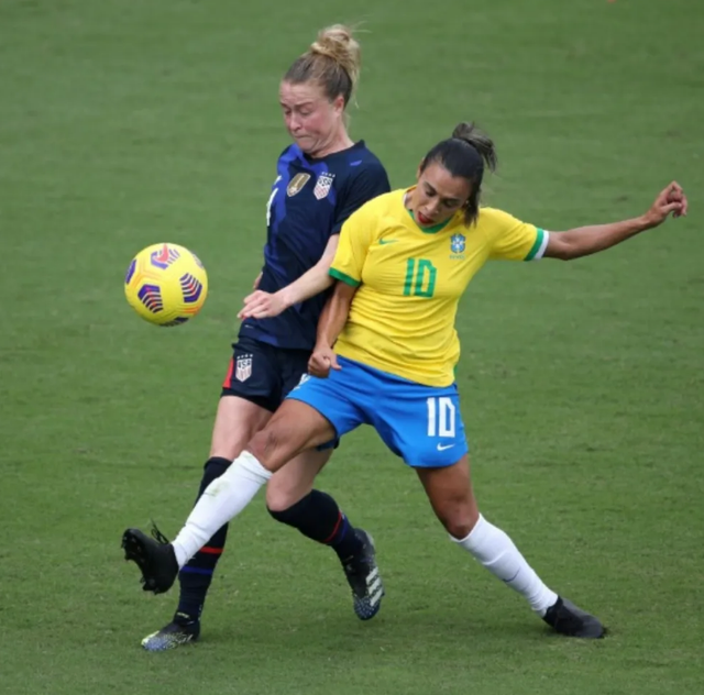 南城雄鹿队失利陇右雄鹿队，游泳联赛上演关键失误成转折！回归即成焦点(雄鹿队员名单及阵容)