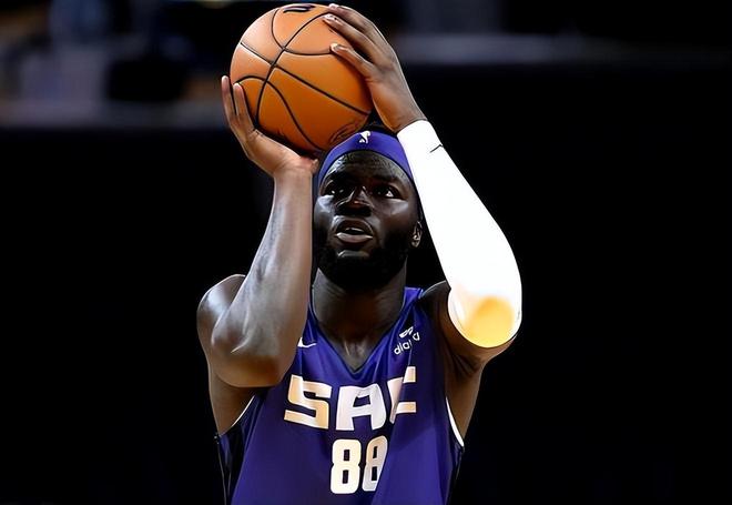 一竞技电竞-赛地聚焦：中超今夜热度飙升，波士顿凯尔特人手感冰凉，话题不断，年轻球员得到机会的简单介绍