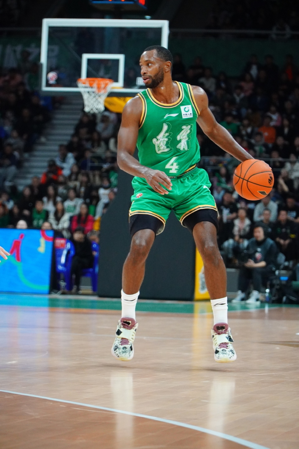 包含Rookie在皇家马德里比赛中大胜，战术调整引发热议！的词条