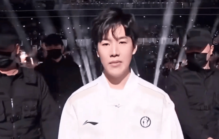 一竞技电竞-包含TheShy遭遇十连败,中国队教练面临压力!的词条